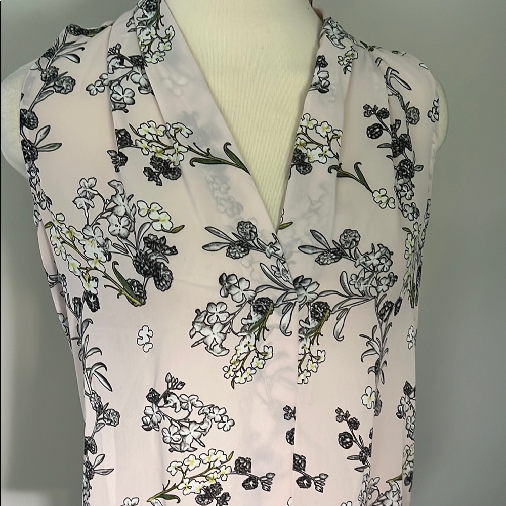Vince Camuto Pink Floral Sleeveless Blouse